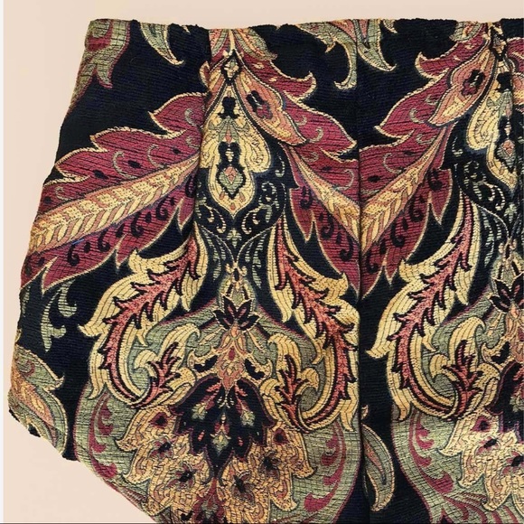 SOLD || Backbite Tapestry Hot Pinup Short - Picture 4 of 6